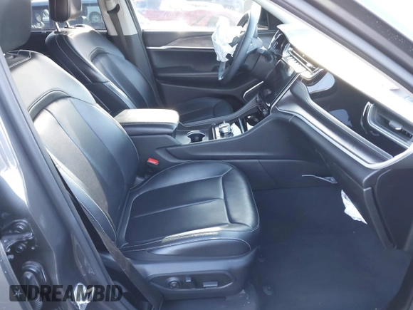 2024 Jeep Grand Cherokee with VIN 1C4RJYB65R8956514, listed as a IAAI auction lot 42014321 with 25,568 mi miles and . Bid and sale history available at DreamBid. Image 5.