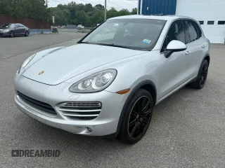 2012 Porsche Cayenne z VIN WP1AA2A23CLA09161, wystawiony jako Copart lot #60892115 z przebiegiem 168 458 mil mil oraz Czysty tytuł • Clean title. Historia ofert i sprzedaży dostępna na DreamBid. Obrazek 2.