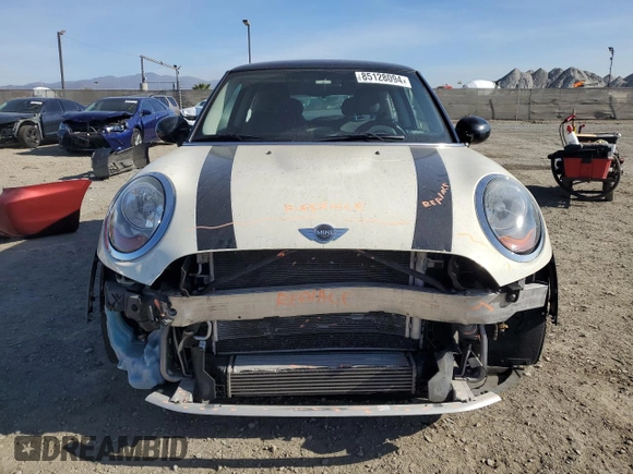 2014 MINI Hardtop with VIN WMWXM5C54ET934110, listed as a Copart auction lot 85128094 with 89,020 mi miles and Salvage Title. Bid and sale history available at DreamBid. Image 5.