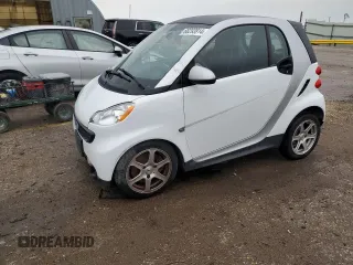2013 Smart fortwo Pure with VIN WMEEJ3BA9DK684469, listed as a Copart auction lot 68293914 with 53,158 mi miles and Salvage Title. Bid and sale history available at carsss.com. Image 1.