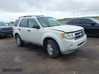 2012 Ford Escape XLT with VIN 1FMCU0D7XCKB62389, listed as a IAAI auction lot 40116180 with 1 mi miles. Bid and sale history available at carsss.com. Image 1.