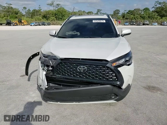 2024 Toyota Corolla Cross LE z VIN 7MUBAAAG9RV110858, wystawiony jako Copart lot #54520675 z przebiegiem 5 727 mil mil oraz Szkoda całkowita • Salvage title. Historia ofert i sprzedaży dostępna na DreamBid. Obrazek 14.
