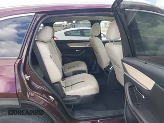 2024 Mazda CX-90 Premium z VIN JM3KKDHD0R1108232, wystawiony jako IAAI lot #42224398 z przebiegiem 3 934 mil mil oraz . Historia ofert i sprzedaży dostępna na DreamBid. Obrazek 8.