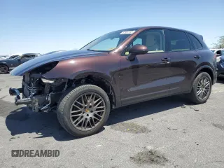 2017 Porsche Cayenne z VIN WP1AA2A27HKA82787, wystawiony jako Copart lot #57908165 z przebiegiem 47 031 mil mil oraz Szkoda całkowita • Salvage title. Historia ofert i sprzedaży dostępna na DreamBid. Obrazek 1.