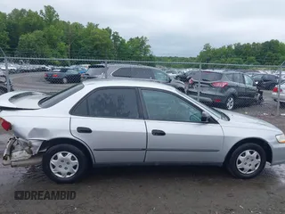 2000 Honda Accord DX z VIN 1HGCF8643YA095133, wystawiony jako IAAI lot #42377541 z przebiegiem 137 515 mil mil oraz . Historia ofert i sprzedaży dostępna na DreamBid. Obrazek 14.