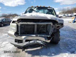 2005 Ford F-250 XL with VIN 1FTNF21555EA30163, listed as a Copart auction lot 45537455 with 126,721 mi miles and Salvage Title. Bid and sale history available at DreamBid. Image 5.
