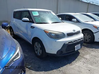 2015 Kia Soul z VIN KNDJN2A21F7135506, wystawiony jako IAAI lot #42454573 z przebiegiem 133 958 mil mil oraz . Historia ofert i sprzedaży dostępna na DreamBid. Obrazek 1.