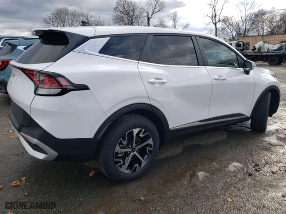 2025 Kia Sportage EX with VIN 5XYK33DF6SG242496, listed as a Copart auction lot 82680334 with NaN miles and Salvage Title. Bid and sale history available at carsss.com. Image 3.