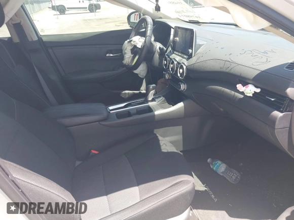 2021 Nissan Sentra SV with VIN 3N1AB8CV9MY261758, listed as a IAAI auction lot 39798014 with 43,035 mi miles and . Bid and sale history available at DreamBid. Image 5.
