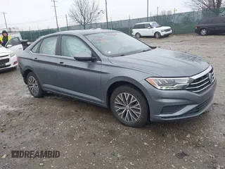 2020 Volkswagen Jetta S z VIN 3VWC57BUXLM106381, wystawiony jako IAAI lot #41869674 z przebiegiem 47 342 mil mil oraz . Historia ofert i sprzedaży dostępna na DreamBid. Obrazek 1.