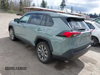 2019 Toyota RAV4 XLE Premium with VIN 2T3A1RFV7KW076483, listed as a IAAI auction lot 41945570 with 9,334 mi miles. Bid and sale history available at carsss.com. Image 3.