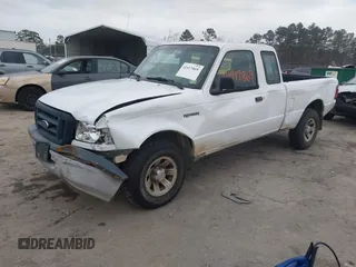 2005 Ford Ranger XL with VIN 1FTZR15E95PA54029, listed as a IAAI auction lot 41417869 with 211,193 mi miles. Bid and sale history available at carsss.com. Image 2.