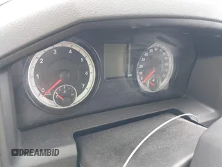 2013 Ram 1500 Tradesman z VIN 1C6RR6ST6DS661539, wystawiony jako IAAI lot #40647251 z przebiegiem 152 279 mil mil oraz . Historia ofert i sprzedaży dostępna na DreamBid. Obrazek 16.
