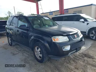 2007 Saturn VUE V6 z VIN 5GZCZ53497S834263, wystawiony jako IAAI lot #42376082 z przebiegiem 163 909 mil mil oraz . Historia ofert i sprzedaży dostępna na DreamBid. Obrazek 1.