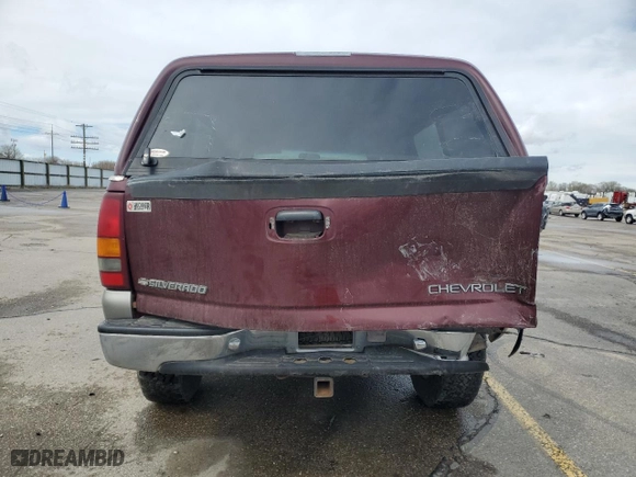 2000 Chevrolet Silverado 1500 LS with VIN 2GCEK19T5Y1389706, listed as a Copart auction lot 51344645 with 200,609 mi miles and Salvage Title. Bid and sale history available at carsss.com. Image 6.