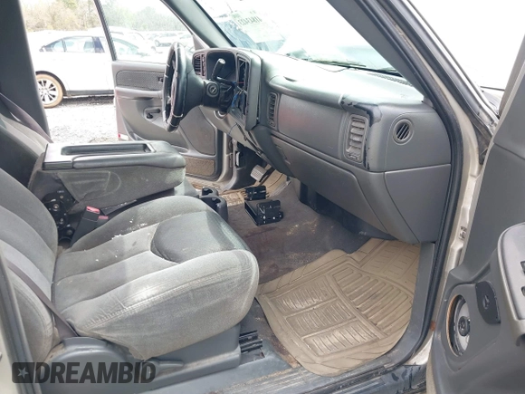2004 Chevrolet Avalanche Z71 with VIN 3GNEK12T24G147409, listed as a IAAI auction lot 41843423 with 265,742 mi miles. Bid and sale history available at carsss.com. Image 5.