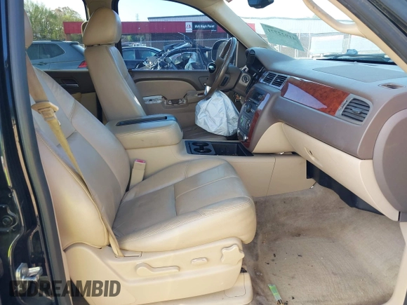 2014 Chevrolet Tahoe LT with VIN 1GNSCBE0XER202150, listed as a IAAI auction lot 41922771 with 168,693 mi miles and . Bid and sale history available at DreamBid. Image 5.