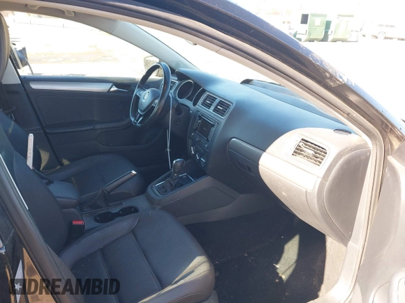 2015 Volkswagen Jetta Sedan 1.8T SE w/Connectivity with VIN 3VWD07AJ6FM303403, listed as a IAAI auction lot 41330778 with 150,949 mi miles. Bid and sale history available at carsss.com. Image 5.