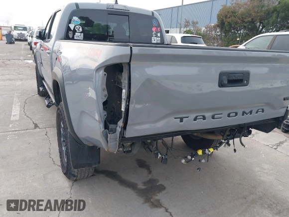 2021 Toyota Tacoma 4WD SR5 with VIN 3TMDZ5BN8MM114229, listed as a IAAI auction lot 41583843 with 46,927 mi miles. Bid and sale history available at carsss.com. Image 6.
