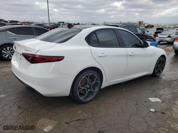 2022 Alfa Romeo Giulia Veloce with VIN ZARFANBN2N7653138, listed as a Copart auction lot 41444005 with 0 mi miles and Salvage Title. Bid and sale history available at carsss.com. Image 3.