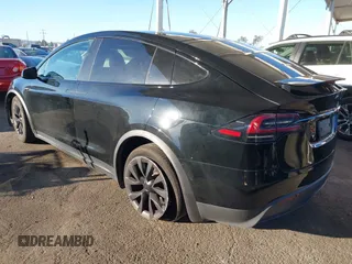 2022 Tesla Model X Plaid z VIN 7SAXCBE60NF351288, wystawiony jako IAAI lot #40847518 z przebiegiem 28 149 mil mil oraz . Historia ofert i sprzedaży dostępna na DreamBid. Obrazek 3.