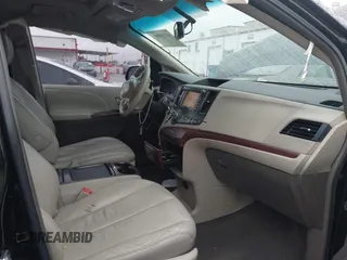 2011 Toyota Sienna XLE AAS with VIN 5TDYK3DC9BS068364, listed as a IAAI auction lot 41733881 with 157,972 mi miles. Bid and sale history available at carsss.com. Image 5.