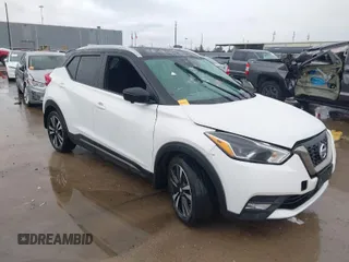 2020 Nissan Kicks SR with VIN 3N1CP5DV2LL533845, listed as a IAAI auction lot 41551306 with 61,887 mi miles. Bid and sale history available at carsss.com. Image 1.