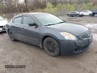 2009 Nissan Altima 2.5 S with VIN 1N4AL21E89N500804, listed as a IAAI auction lot 42092910 with 172,279 mi miles. Bid and sale history available at carsss.com. Image 1.
