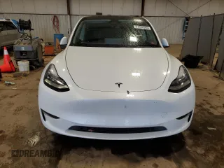 2022 Tesla Model Y Long Range z VIN 7SAYGDEEXNA012904, wystawiony jako Copart lot #57492865 z przebiegiem 31 294 mil mil oraz Szkody całkowita. Historia ofert i sprzedaży dostępna na DreamBid. Obrazek 5.