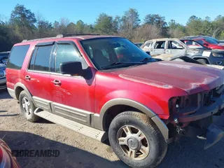2004 Ford Expedition Eddie Bauer with VIN 1FMPU17L74LB55900, listed as a IAAI auction lot 41667029 with 380,947 mi miles. Bid and sale history available at carsss.com. Image 1.