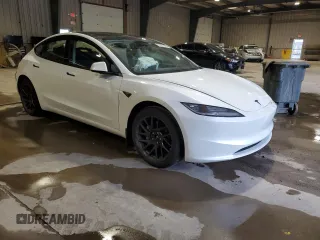 2025 Tesla Model 3 Long Range z VIN 5YJ3E1EBXSF942561, wystawiony jako Copart lot #52961935 z przebiegiem 5 911 mil mil oraz Szkoda całkowita • Salvage title. Historia ofert i sprzedaży dostępna na DreamBid. Obrazek 4.