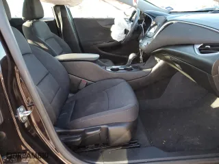 2020 Chevrolet Malibu RS with VIN 1G1ZG5ST8LF138838, listed as a Copart auction lot 63887162 with 32,527 mi miles and Salvage Title. Bid and sale history available at carsss.com. Image 5.