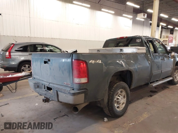 2008 GMC Sierra 2500HD SLT z VIN 1GTHK29648E184776, wystawiony jako IAAI lot #41702854 z przebiegiem 215 160 mil mil oraz . Historia ofert i sprzedaży dostępna na DreamBid. Obrazek 15.