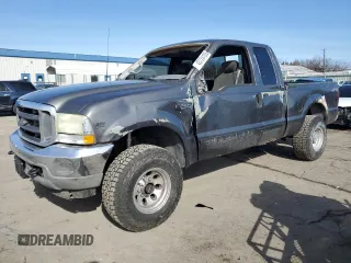 2002 Ford Super Duty F-250 XL with VIN 1FTNX21LX2ED67564, listed as a Copart auction lot 43724185 with 190,189 mi miles and Salvage Title. Bid and sale history available at carsss.com. Image 1.