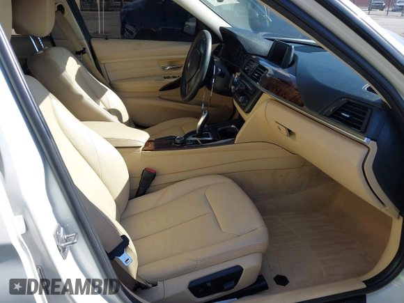 2013 BMW 3 Series 320i xDrive с VIN WBA3C3C55DF980712, выставлен на аукционе IAAI как лот 42317269 с пробегом 114 528 миль миль и . История ставок и продаж доступна на DreamBid. Изображение 5.