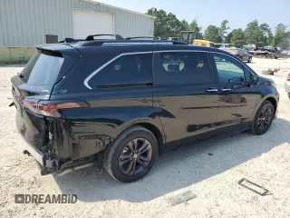 2024 Toyota Sienna LE with VIN 5TDCSKFC6RS111621, listed as a Copart auction lot 74657494 with 19,733 mi miles and Salvage Title. Bid and sale history available at carsss.com. Image 3.