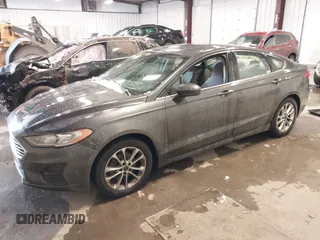 2019 Ford Fusion SE with VIN 3FA6P0HD1KR134313, listed as a IAAI auction lot 41024340 with 134,381 mi miles. Bid and sale history available at carsss.com. Image 2.