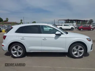2021 Audi Q5 Premium Plus with VIN WA1BAAFY0M2069879, listed as a IAAI auction lot 42009952 with 44,686 mi miles. Bid and sale history available at carsss.com. Image 13.
