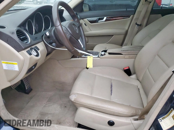2013 Mercedes-Benz C 250 Sport z VIN WDDGF4HB8DR267579, wystawiony jako Copart lot #55160775 z przebiegiem 82 522 mil mil oraz Szkoda całkowita • Salvage title. Historia ofert i sprzedaży dostępna na DreamBid. Obrazek 7.