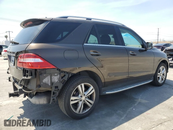 2013 Mercedes-Benz M 350 z VIN 4JGDA5JB0DA125409, wystawiony jako Copart lot #52187965 z przebiegiem 147 803 mil mil oraz Szkoda całkowita • Salvage title. Historia ofert i sprzedaży dostępna na DreamBid. Obrazek 3.
