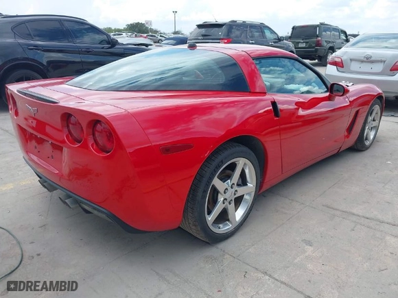 2005 Chevrolet Corvette with VIN 1G1YY24UX55116202, listed as a IAAI auction lot 40211162 with 55,579 mi miles. Bid and sale history available at carsss.com. Image 4.