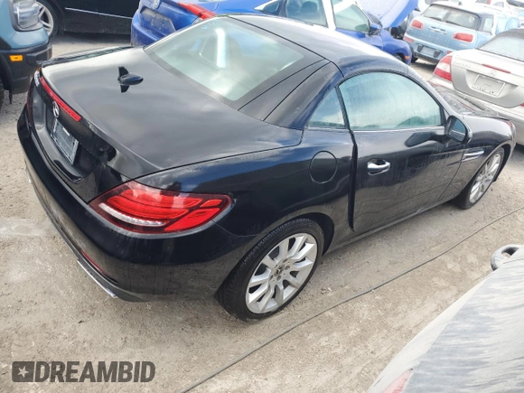 2018 Mercedes-Benz SLC 300 с VIN WDDPK3JA2JF152240, выставлен на аукционе Copart как лот 74229854 с пробегом Не указан миль и На запчасти • Non repairable. История ставок и продаж доступна на DreamBid. Изображение 3.