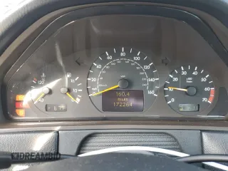 2000 Mercedes-Benz E-Class AWD with VIN WDBJF82J4YX039134, listed as a Copart auction lot 78083864 with 172,264 mi miles and Salvage Title. Bid and sale history available at carsss.com. Image 9.