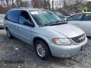 2001 Chrysler Town & Country Limited with VIN 2C8GP64L71R299459, listed as a IAAI auction lot 41715441 with 305,809 mi miles. Bid and sale history available at carsss.com. Image 1.