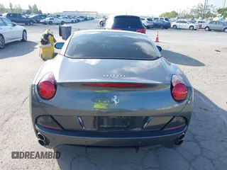 2010 Ferrari California с VIN ZFF65LJA7A0168421, выставлен на аукционе IAAI как лот 42178913 с пробегом Не указан миль и . История ставок и продаж доступна на DreamBid. Изображение 15.