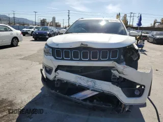 2021 Jeep Compass Altitude z VIN 3C4NJCBB4MT571230, wystawiony jako Copart lot #49747365 z przebiegiem 63 392 mil mil oraz Szkoda całkowita • Salvage title. Historia ofert i sprzedaży dostępna na DreamBid. Obrazek 5.