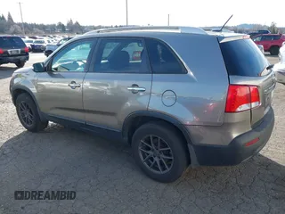 2011 Kia Sorento LX with VIN 5XYKT3A15BG180713, listed as a IAAI auction lot 41556092 with 135,146 mi miles. Bid and sale history available at carsss.com. Image 3.