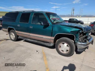 1996 GMC Suburban with VIN 1GKFK16R0TJ729179, listed as a Copart auction lot 51996035 with 206,230 mi miles and Salvage Title. Bid and sale history available at carsss.com. Image 4.