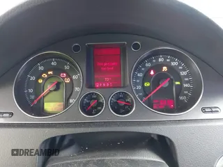 2008 Volkswagen Passat Komfort z VIN WVWJK73C18E227564, wystawiony jako IAAI lot #42251998 z przebiegiem 103 100 mil mil oraz . Historia ofert i sprzedaży dostępna na DreamBid. Obrazek 7.