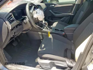 2024 Volkswagen Jetta S z VIN 3VW5M7BU6RM012227, wystawiony jako Copart lot #57877675 z przebiegiem Nie podano mil oraz Czysty tytuł • Clean title. Historia ofert i sprzedaży dostępna na DreamBid. Obrazek 7.